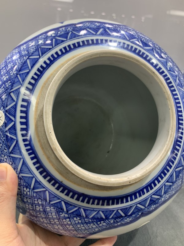 清康熙青花锦地开光天马献禄瑞兽纹罐 - 图7