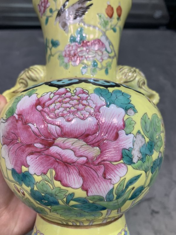 清光绪黄地粉彩花鸟纹象耳尊 - 图8