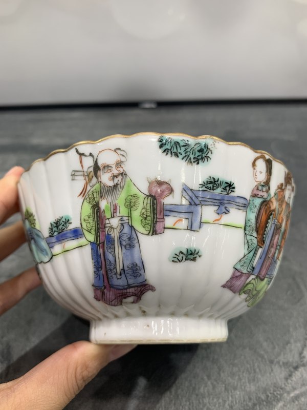 清同治粉彩福禄寿三星模印花口碗 - 图3