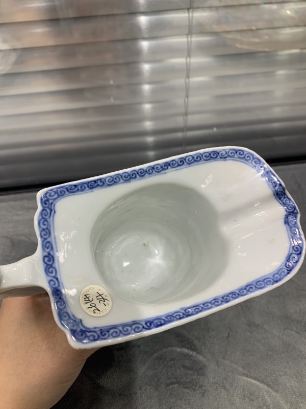 清乾隆广彩开光满大人人物故事图爵式奶壶 - 图9