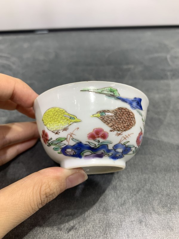 清雍正粉彩安居乐业纹小杯 - 图3