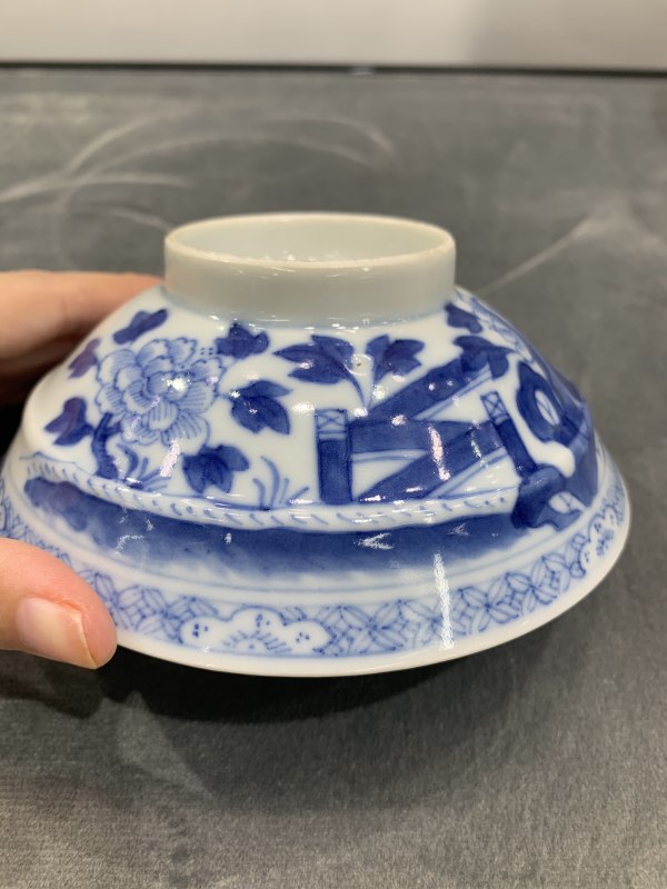 清中期青花洞石牡丹花卉纹花口折腰盖碗 - 图11