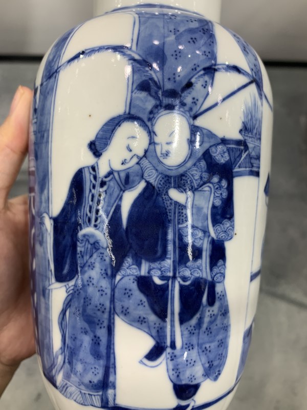 清晚期青花吕布戏貂蝉棒槌瓶 - 图9