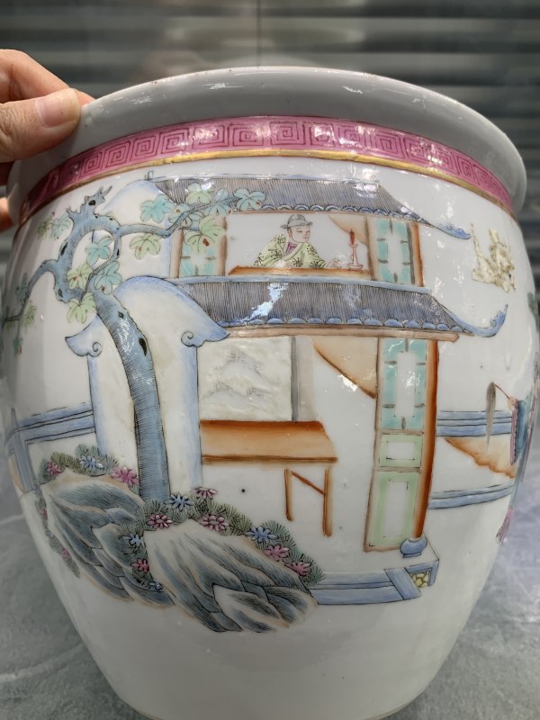 清晚期粉彩钟馗嫁妹图案缸 - 图8