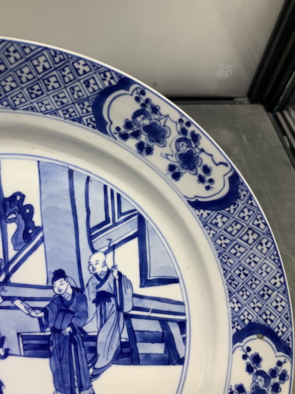 清康熙青花惠明寄书人物故事纹折沿大盘 - 图4
