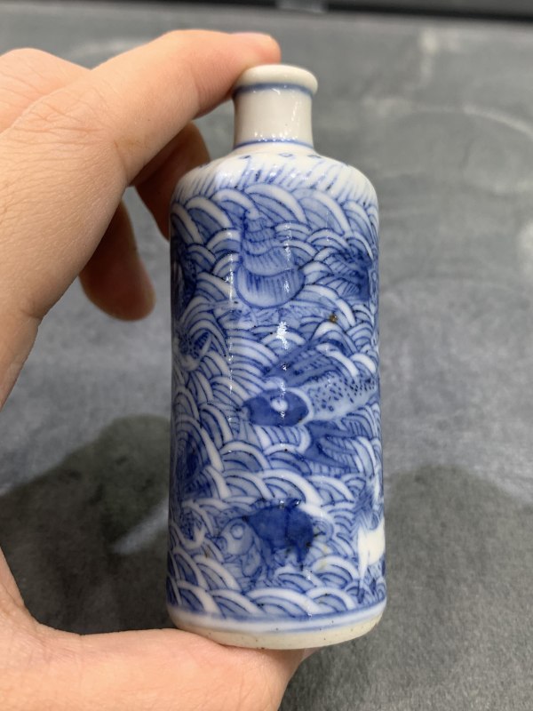 清晚期青花海八怪鼻烟壶 - 图2