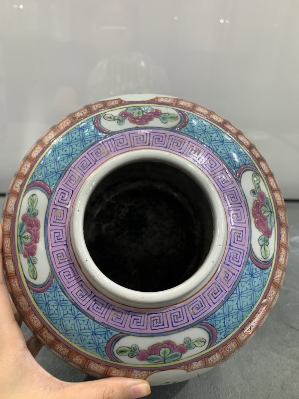清晚期粉彩张生逾墙纹盖罐 - 图7