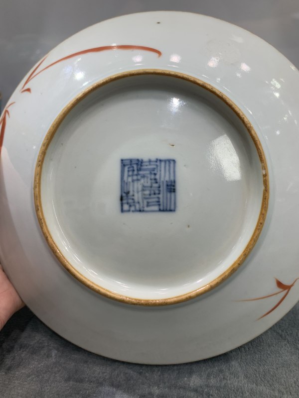 清乾隆粉彩仿石纹釉墨彩诗文盘 - 图5