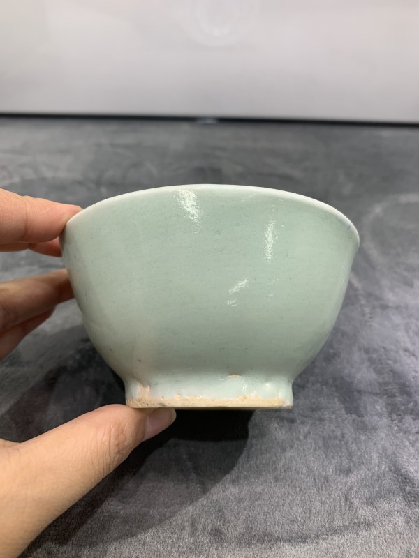清雍正外粉青釉内青花太极八卦纹杯 - 图2