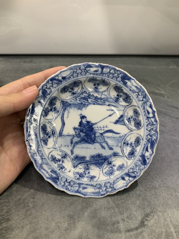 清康熙青花木兰秋狝纹花口小盘 - 图2