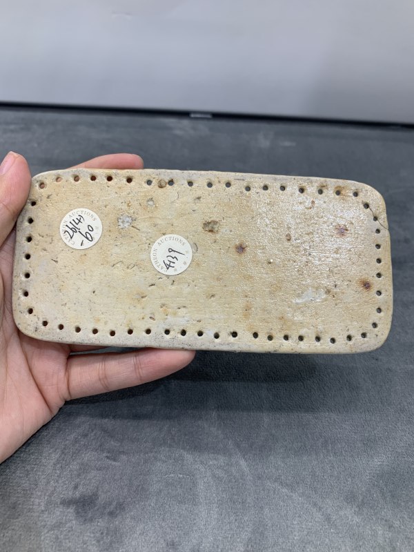 清晚期粉彩荷塘鸳鸯图瓷枕 - 图3