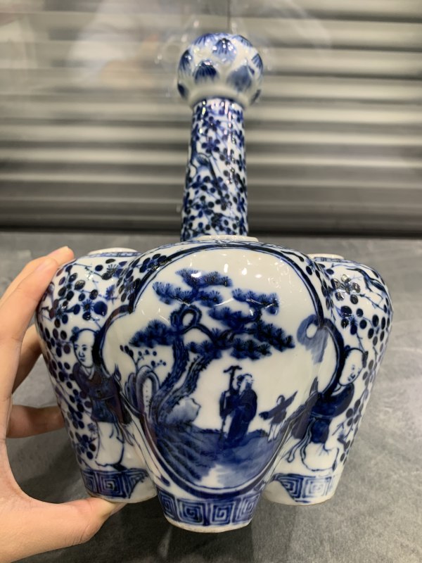 清晚期青花访友图五孔花插 - 图2