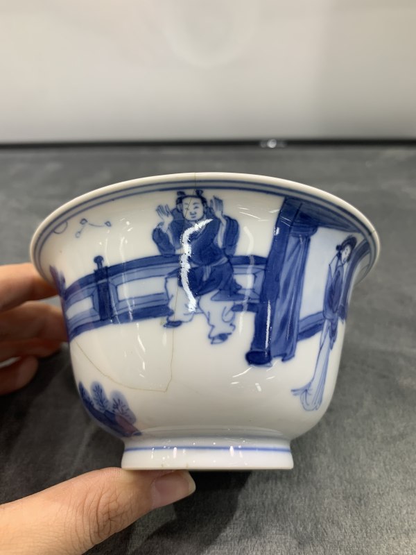 清康熙青花西厢记人物故事纹杯 - 图5