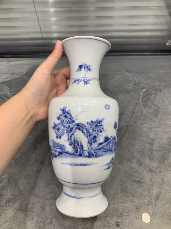 清雍正青花陶渊明爱菊图诗文琵琶尊 - 图4