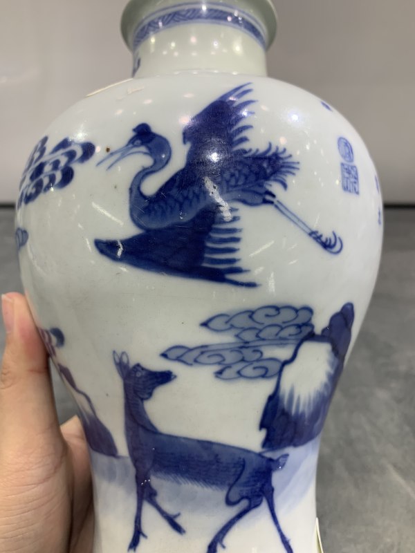 清康熙青花鹤鹿同春诗文梅瓶 - 图11