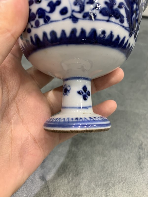 清乾隆青花缠枝花卉纹高足杯 - 图9