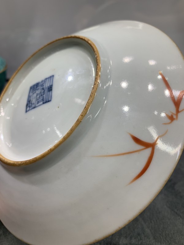 清乾隆粉彩仿石纹釉墨彩诗文盘 - 图6