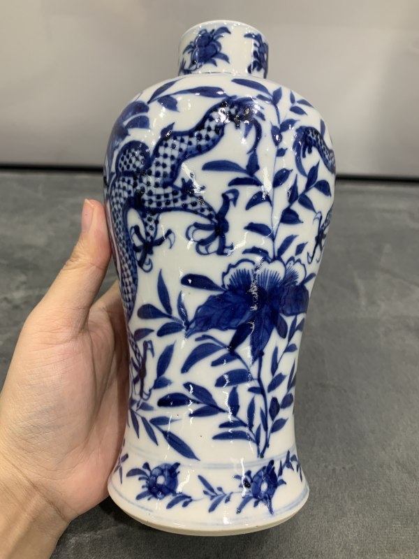 清晚期青花龙穿花狮钮盖瓶 - 图3