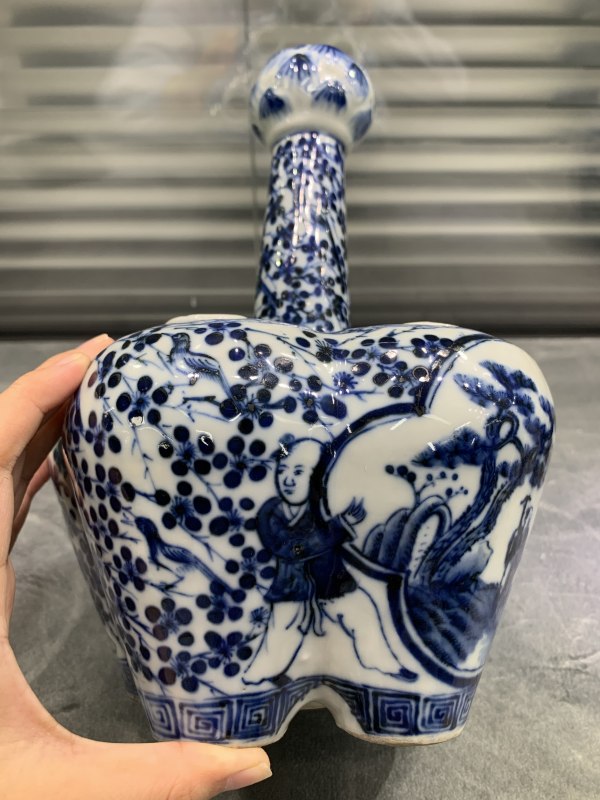 清晚期青花访友图五孔花插 - 图3