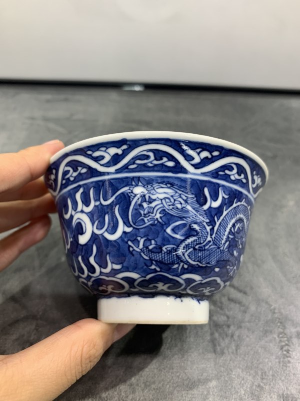 清晚期青花留白双龙赶珠纹茶园 - 图2
