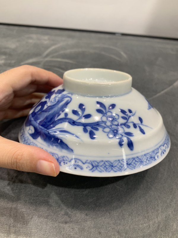 清中期青花洞石牡丹花卉纹花口折腰盖碗 - 图13