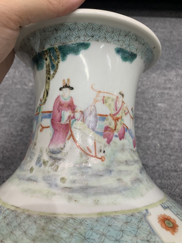 清晚期粉彩水漫金山人物故事纹棒槌瓶 - 图8