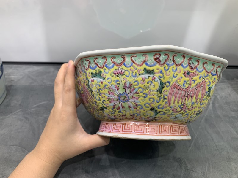 清晚期内松石绿釉外黄地粉彩葵凤穿花纹八方贡碗 - 图4