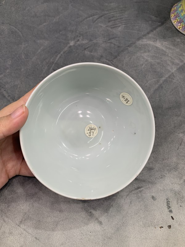 明嘉靖珊瑚红地描金花卉纹碗 - 图7