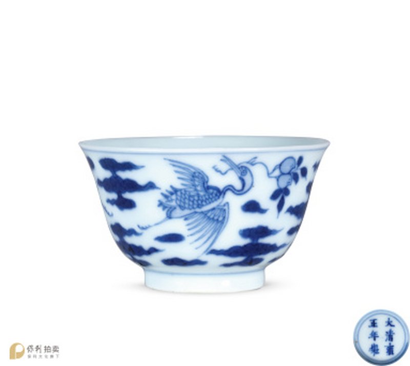 清雍正 青花仙鹤衔桃杯