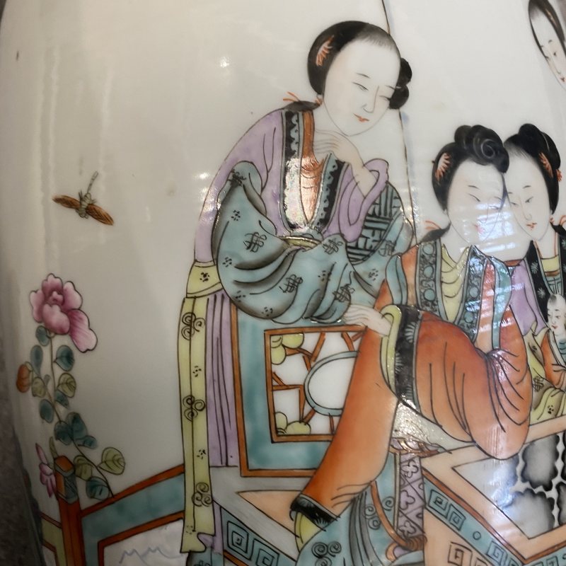 民国 粉彩人物纹大瓶一对 - 图22
