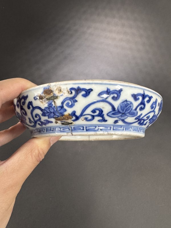 明万历 青花莲托杂宝纹格式洗 - 图4