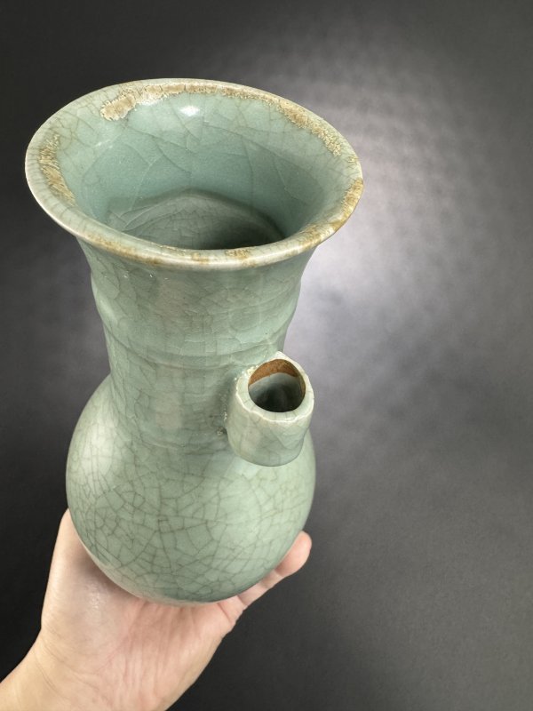明 龙泉窑青釉贯耳瓶 - 图9