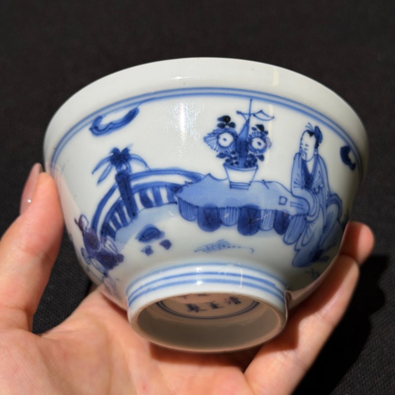 清雍正 青花陶渊明爱菊图杯 - 图5