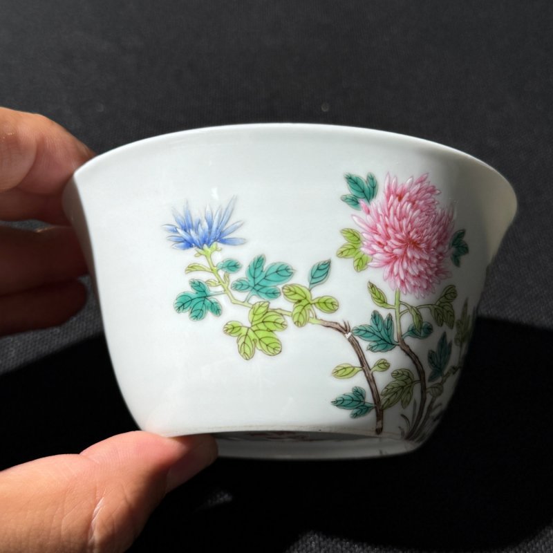 民国 粉彩蜜蜂牡丹纹马蹄杯一对 - 图13