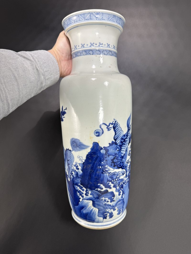 清康熙 青花海水瑞兽江崖图棒槌瓶 - 图7