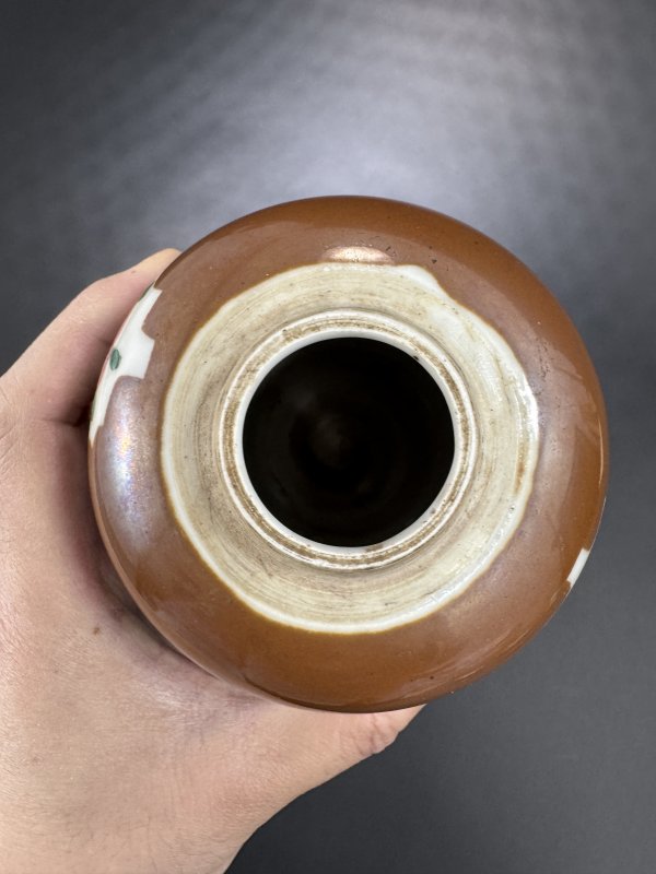 清康熙 酱釉开光粉彩杯、碟、罐一组三只 - 图14