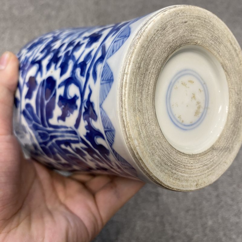 清晚期 青花缠枝莲纹梅瓶 - 图12