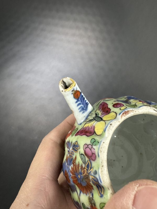 明-清康熙 矾红彩青花莲瓣小摆件、青花粉彩描金瓜棱壶一组两件 - 图16