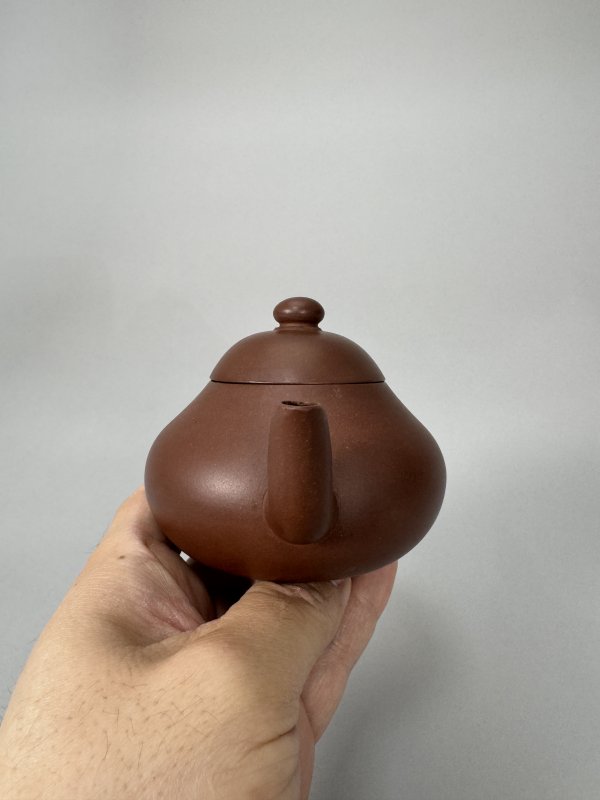 清中期 孟臣诗句紫泥梨形壶 - 图4