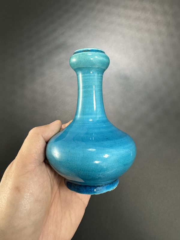 清康熙 孔雀蓝釉小蒜头瓶 - 图3