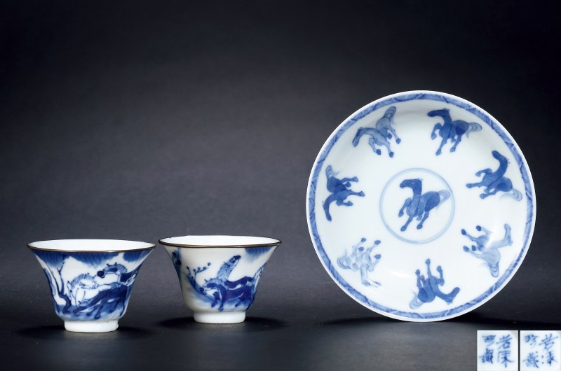 清光绪 若深珍藏款青花骏马图杯、碟三只 - 图2