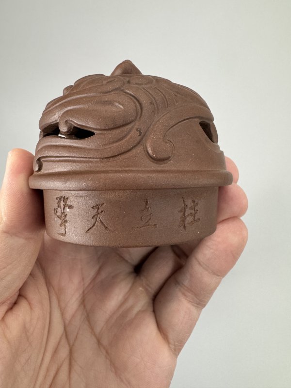 现代 鲍仲梅、施秀春镶银擎天立柱壶 - 图9