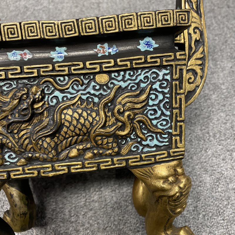 清晚期 墨地粉彩描金龙纹鼎式炉 - 图9