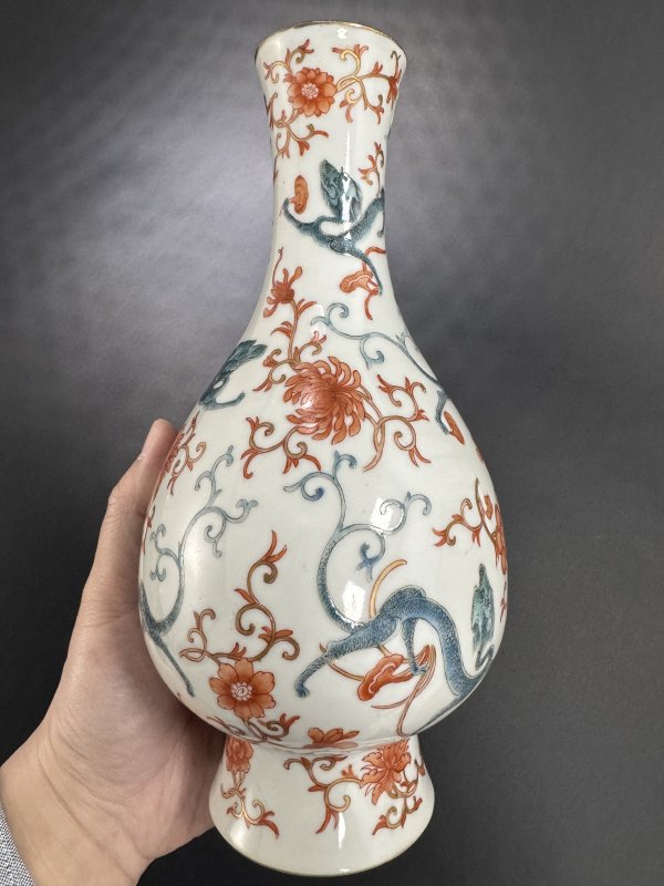清末民国 蓝龙彩穿矾红描金折枝花卉纹瓶 - 图6