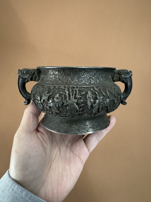 清 银錾刻婴戏图双兽耳炉 - 图6