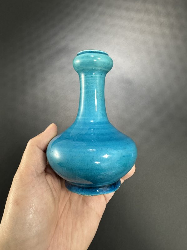 清康熙 孔雀蓝釉小蒜头瓶 - 图4