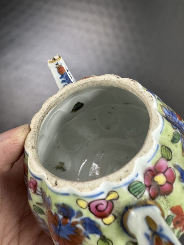 明-清康熙 矾红彩青花莲瓣小摆件、青花粉彩描金瓜棱壶一组两件 - 图17