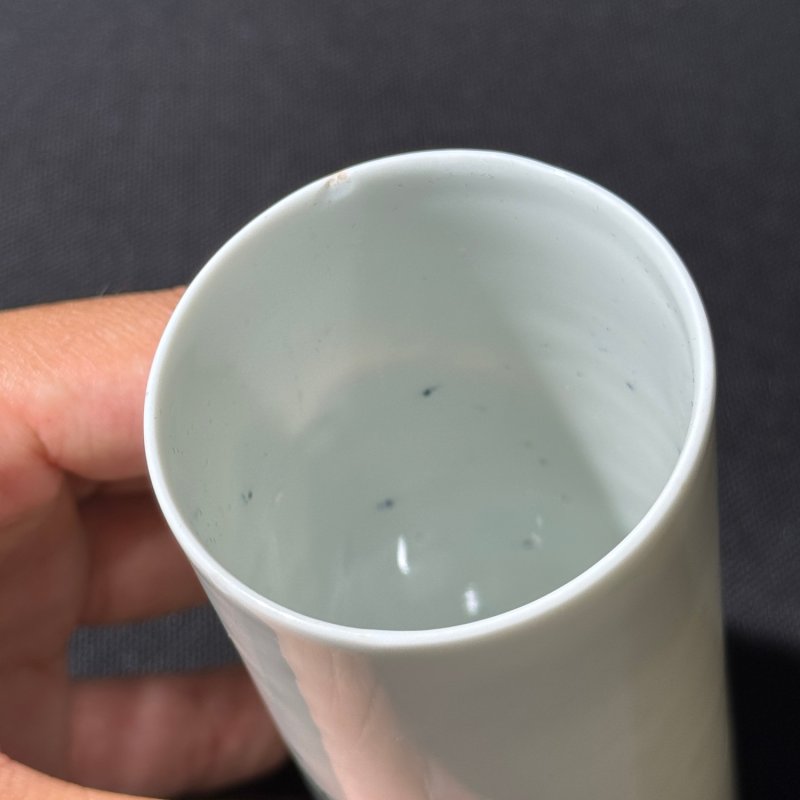 民国 浅绛彩伯文绘奇峰积翠图笔筒 - 图8