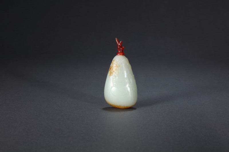 清 白玉留皮花蝶烟壶 - 图2