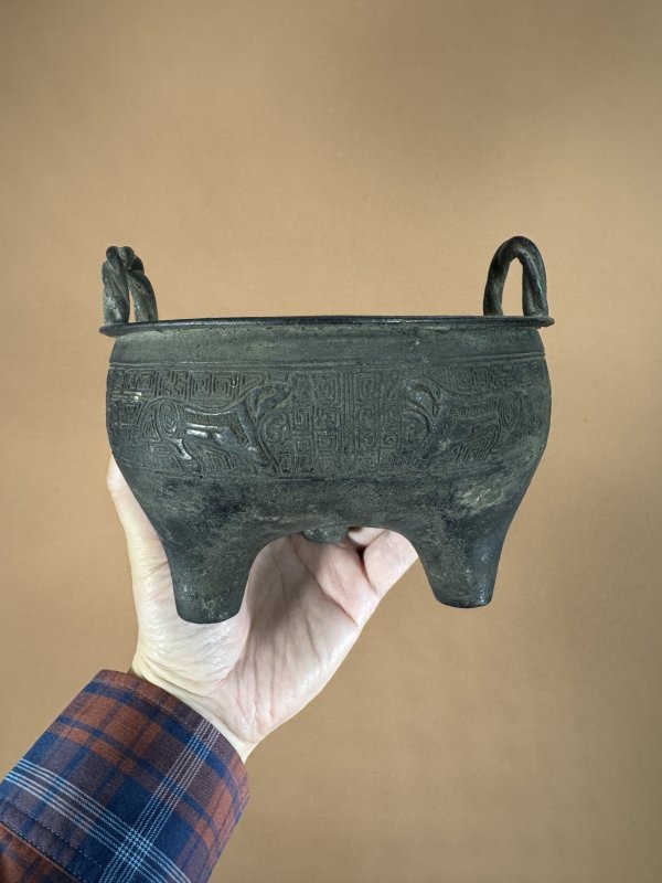 明 铜虎符纹双绳耳炉 - 图5